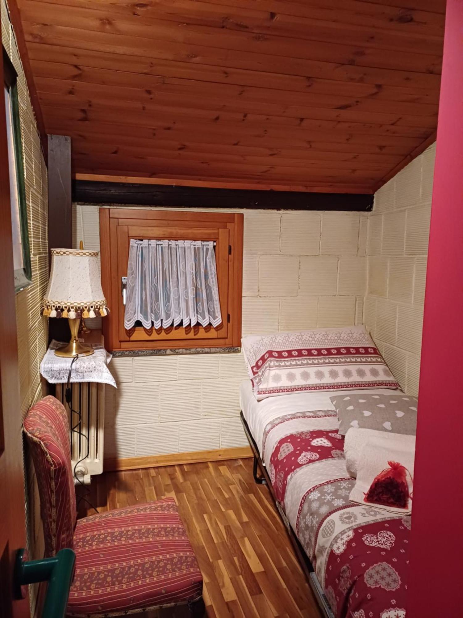 Berzo Casa Vacanze Ca' Moreschi מראה חיצוני תמונה