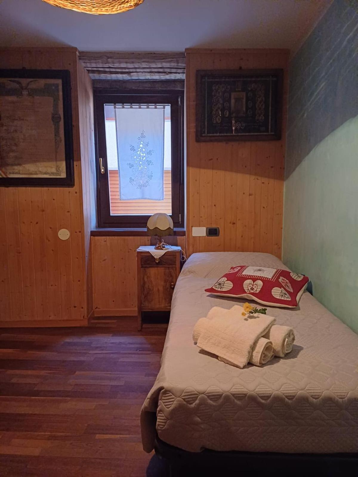 Berzo Casa Vacanze Ca' Moreschi מראה חיצוני תמונה