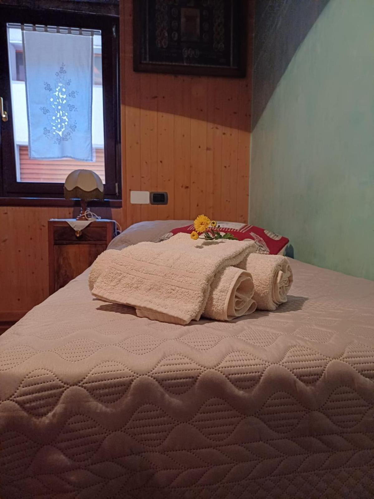 Berzo Casa Vacanze Ca' Moreschi מראה חיצוני תמונה