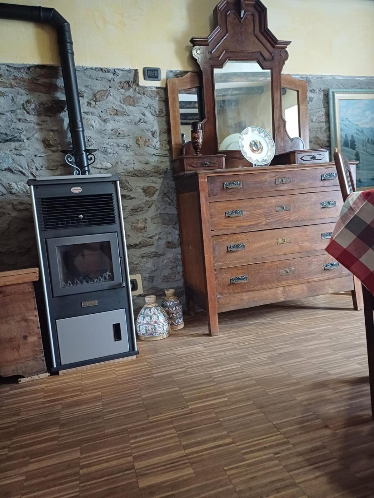 Berzo Casa Vacanze Ca' Moreschi מראה חיצוני תמונה